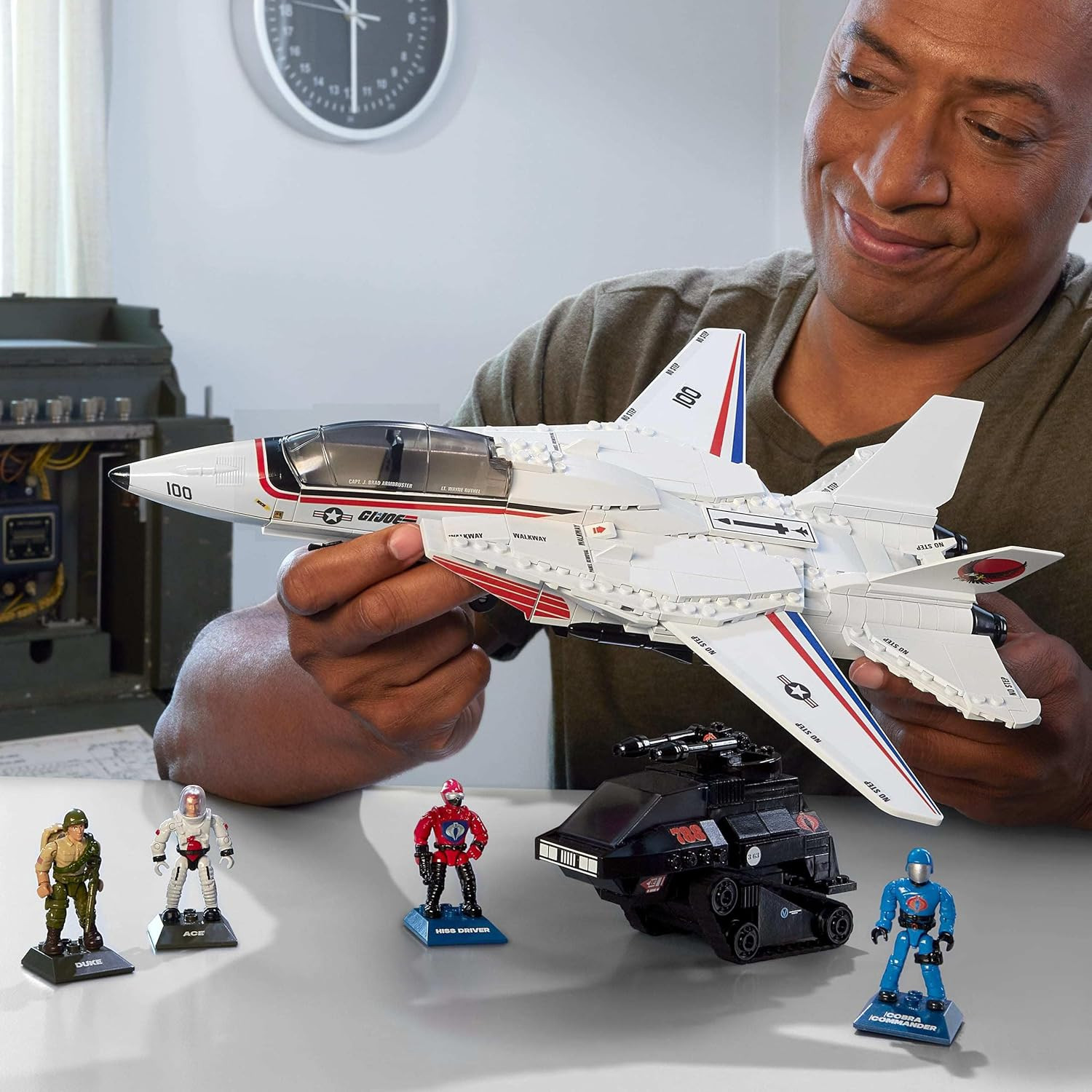 ​MEGA G.I. Joe Action Figures Building Toys, Skystriker XP-14F Vs. Cobra H.I.S.S