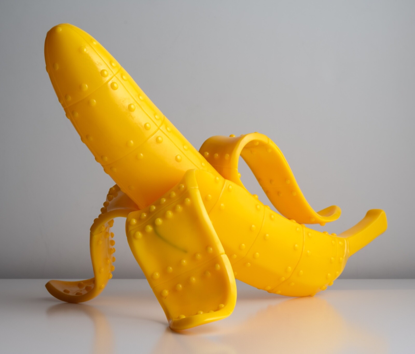 Kozik Mecha Banana 16″ yellow vinyl toy 1 of 50 2011 Ultraviolence